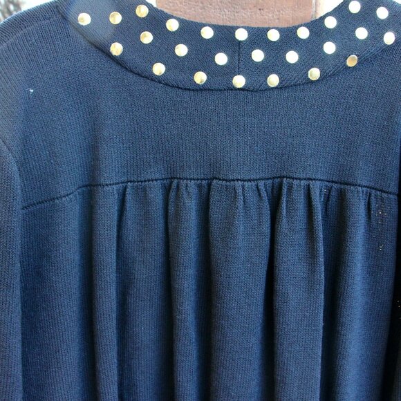 Beautiful St. John's ladies jacket/top-size 12. - Picture 6 of 7